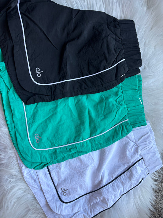 SHORTS SIZE SMALL