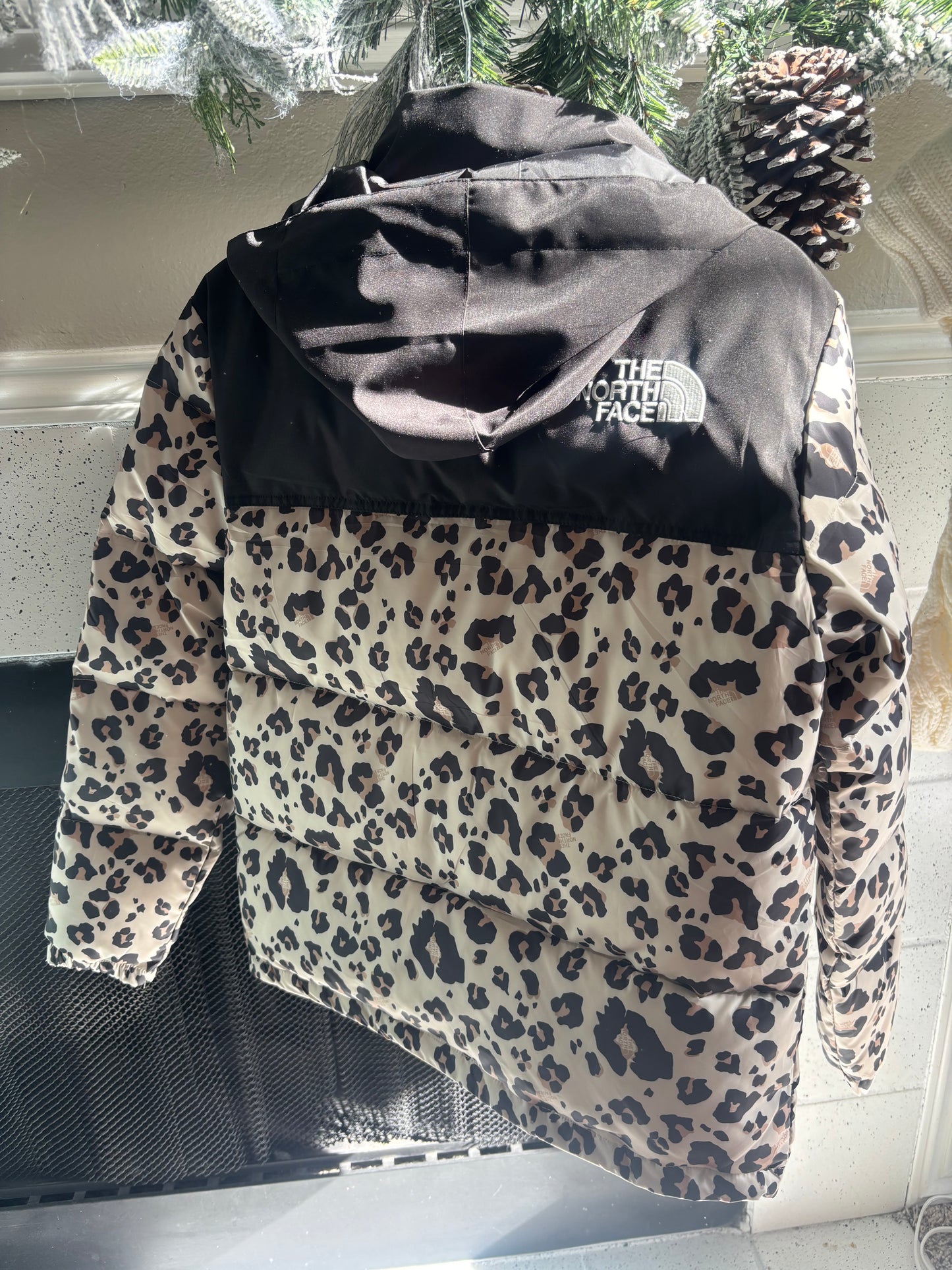 NORTH F PUFFER JACKET SIZE SMALL NEW WITHOUT TAGS